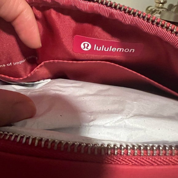 lululemon brand new wunder Puff crossbody camera bag - Picture 6 of 7